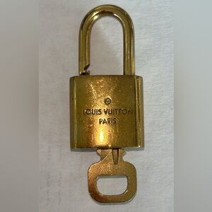 Louis Vuitton #442 Gold Lock with key